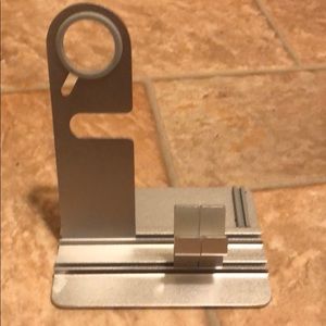 3 in 1 Charge Dock Apple iPod/iPhone ,Apple Watch